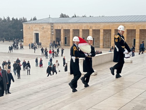 KalBir Ata'nın huzurunda